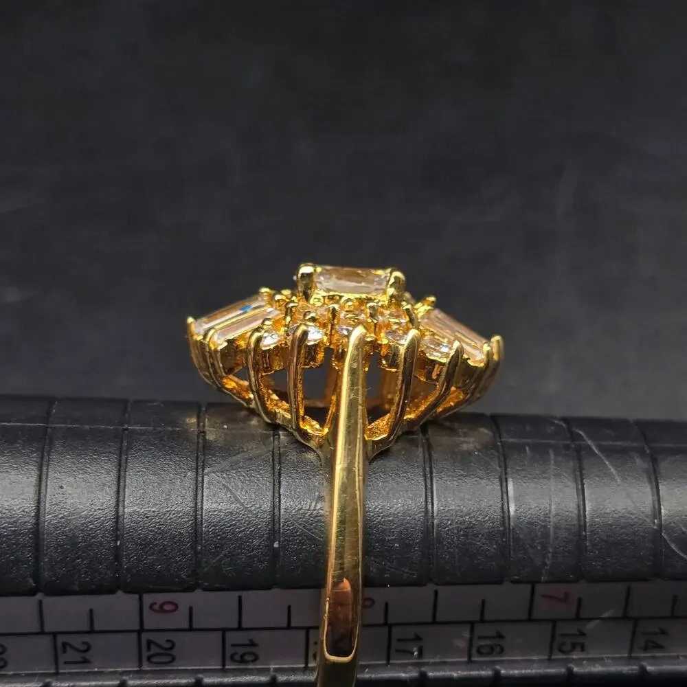 Elizabeth Taylor Avon Evening Star Ring Size 8 CZ Gold Tone 1990s Vintage